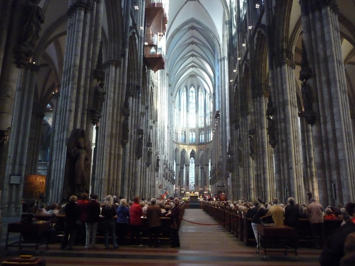 Dom main hall