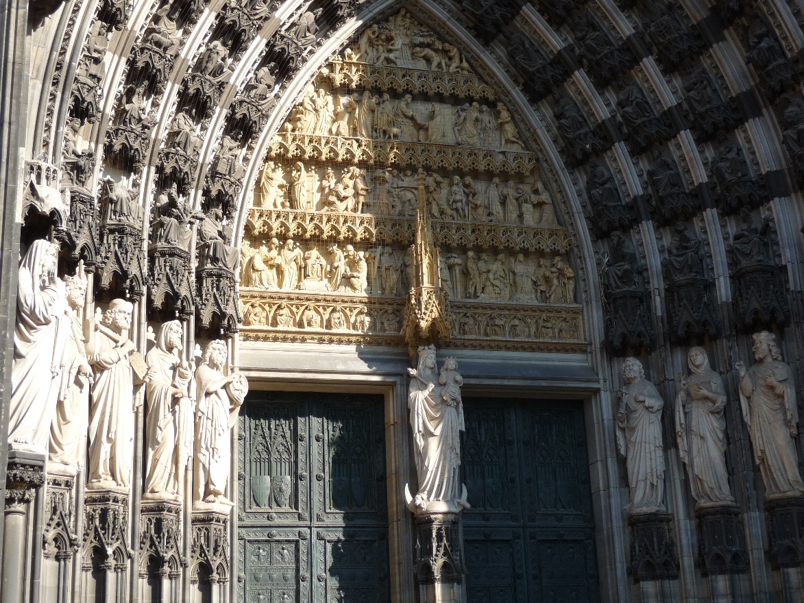 Dom Main Enterance