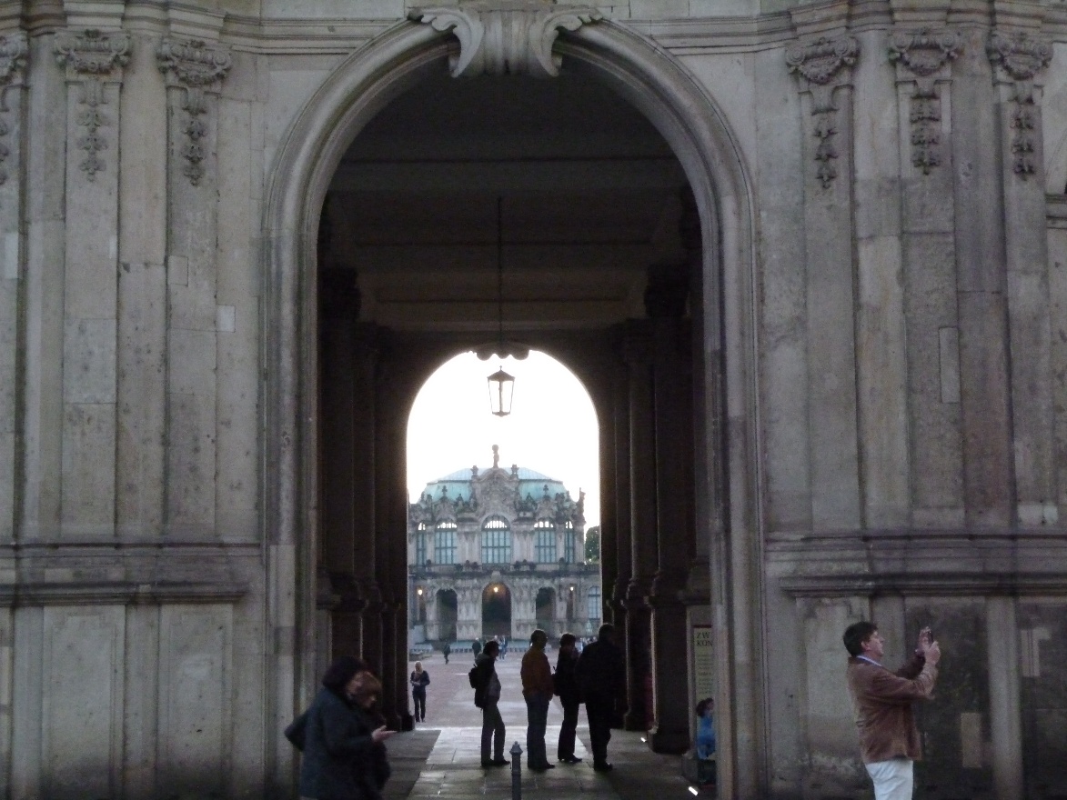 Gate
