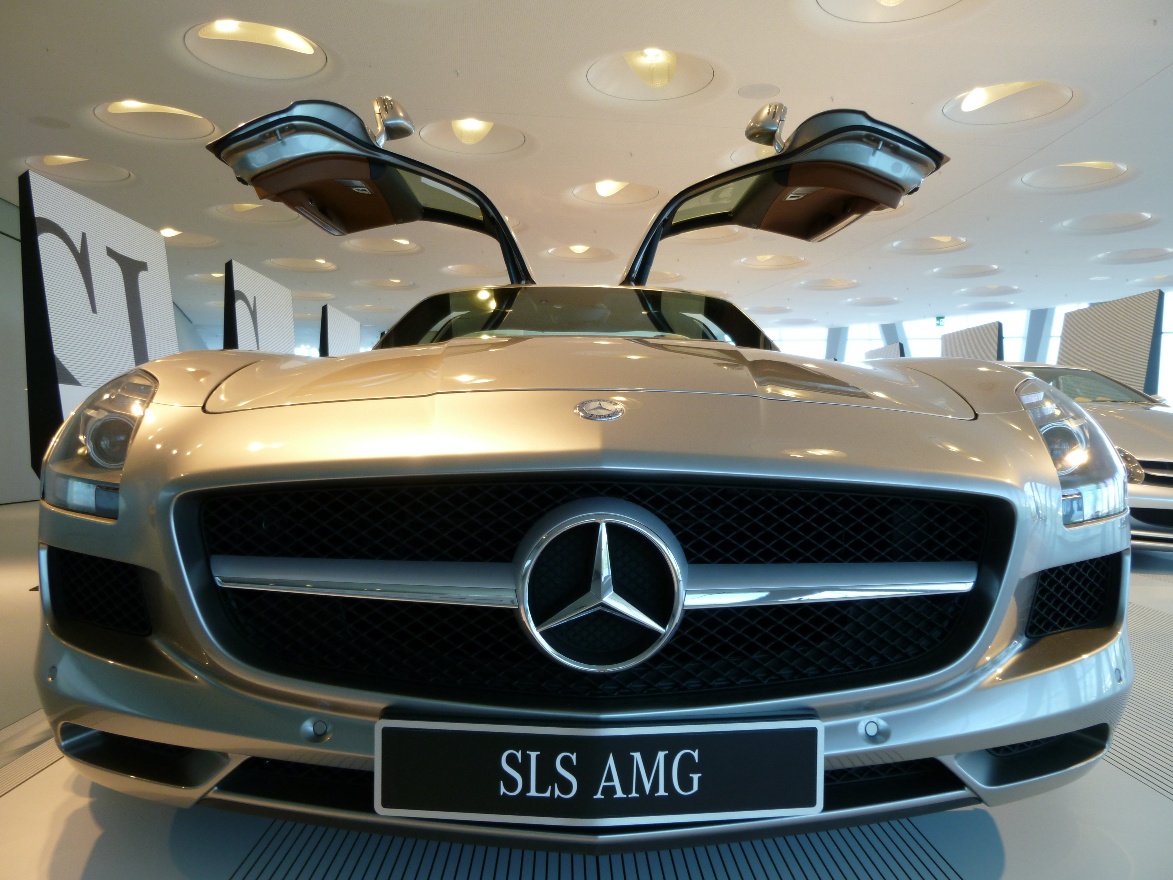 SLS AMG front straight