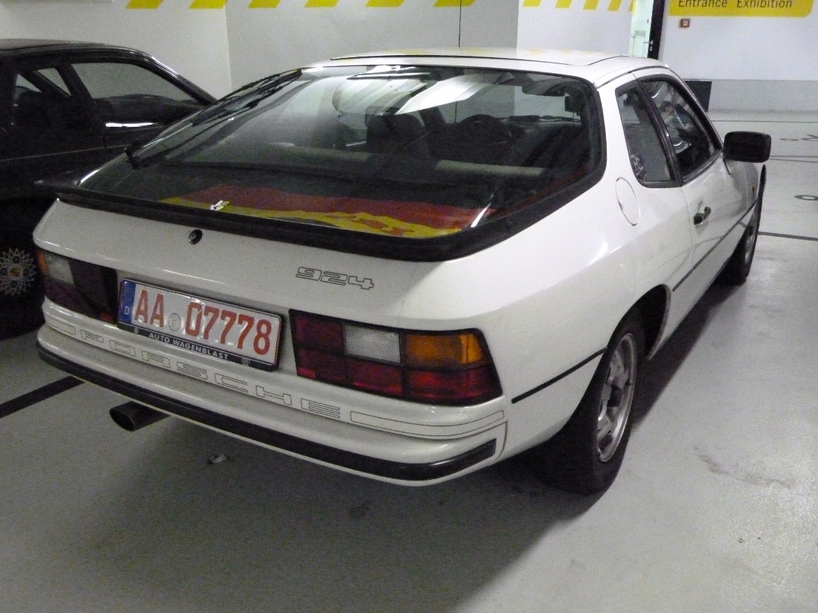 924 back