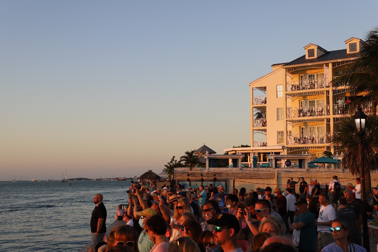 Sunset crowd right