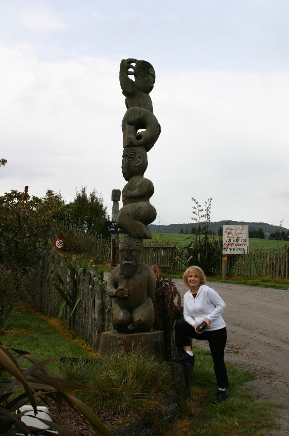 Maori statue