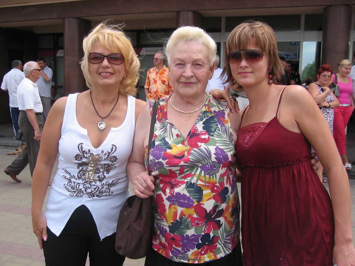 Sveta, grandma,Anna