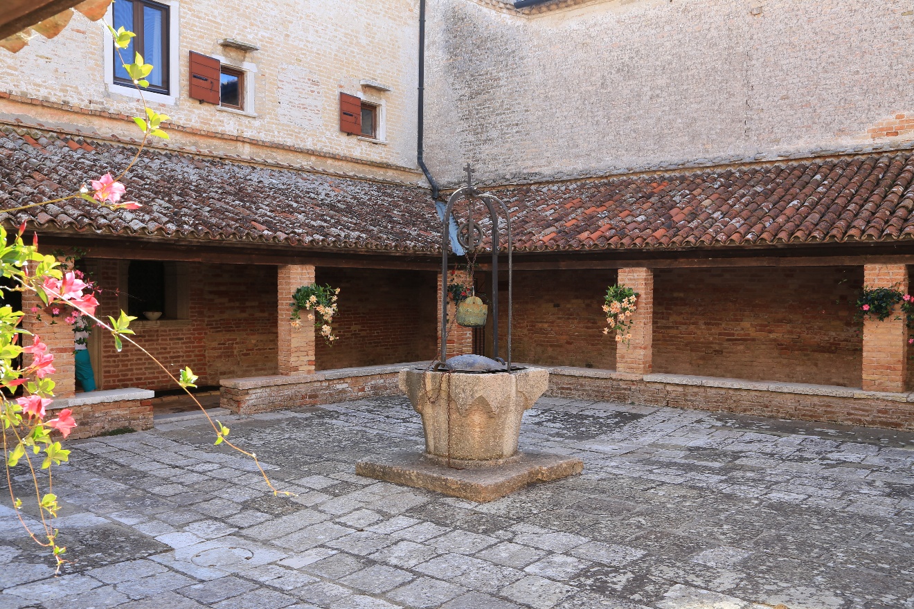 Convento court