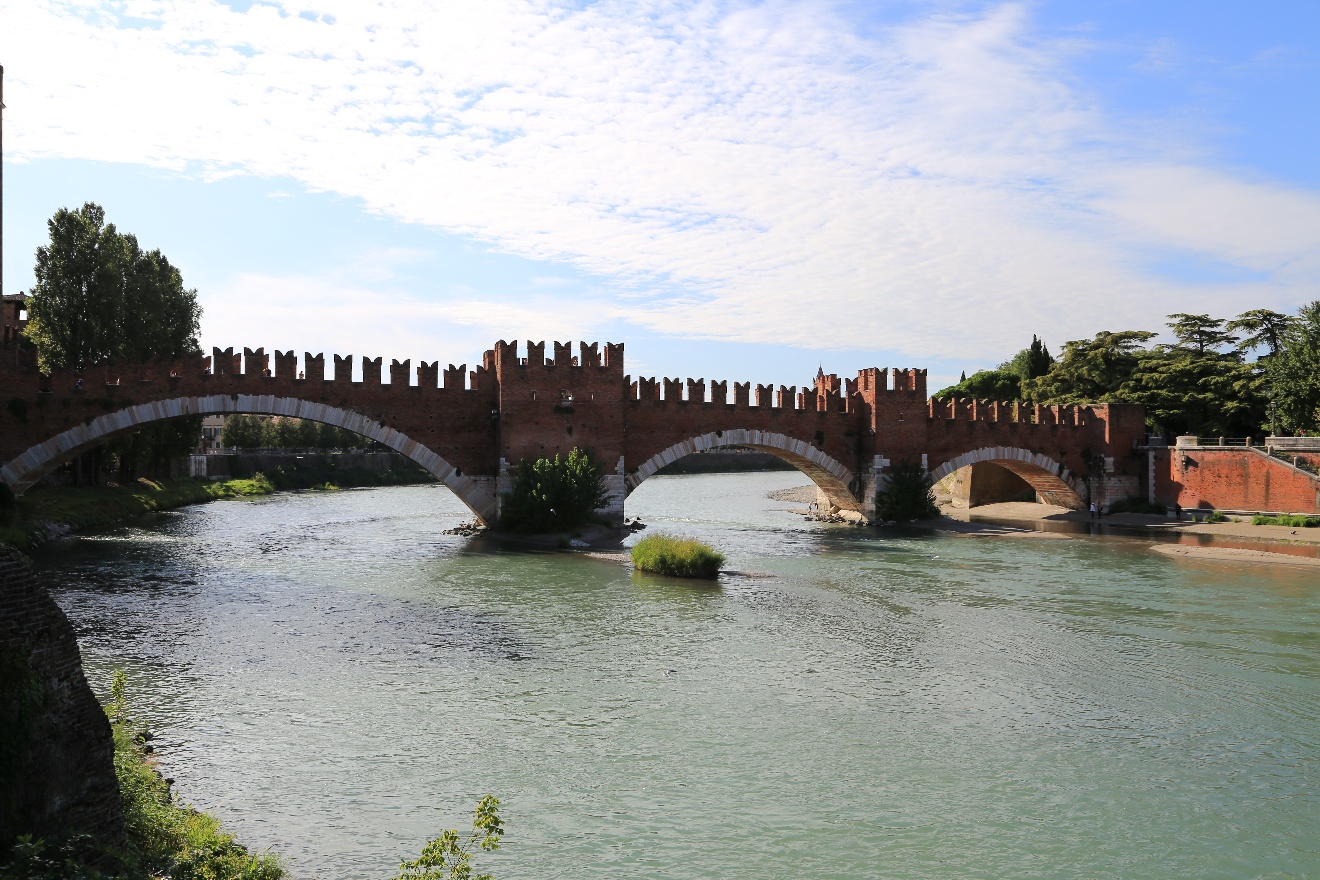 Castelvecchio Bridge from outside