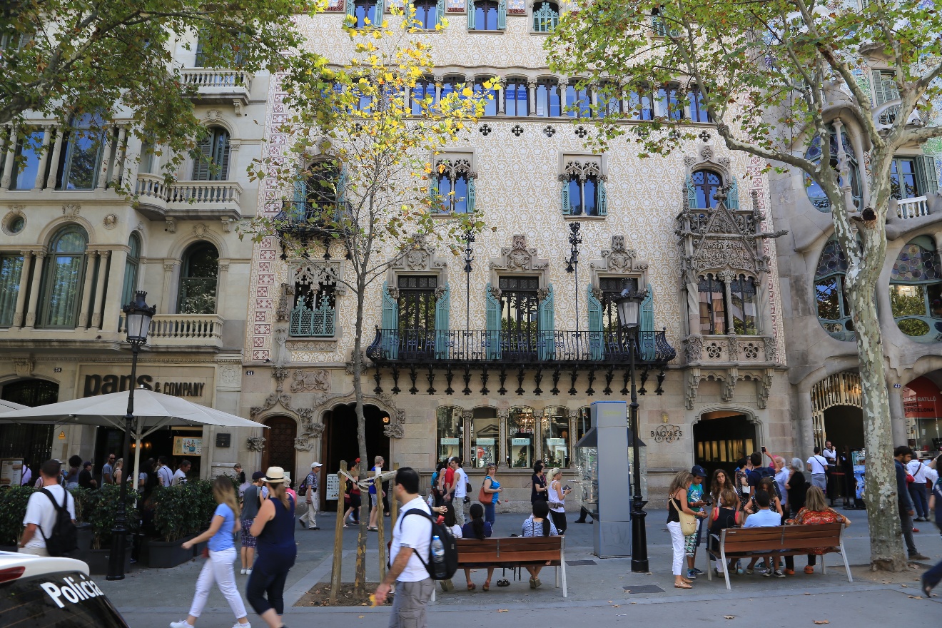 Along Gracia street