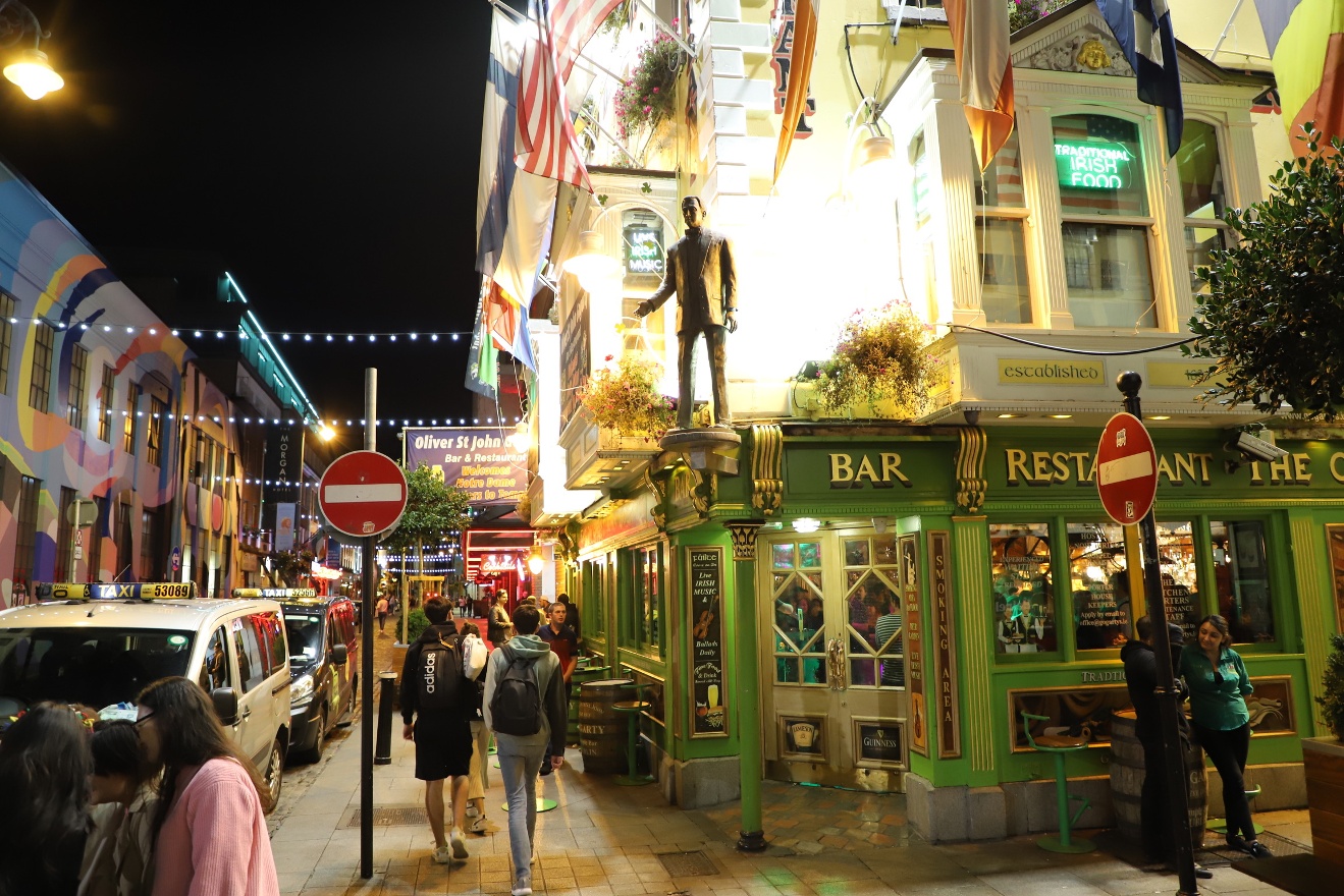 Oliver at night