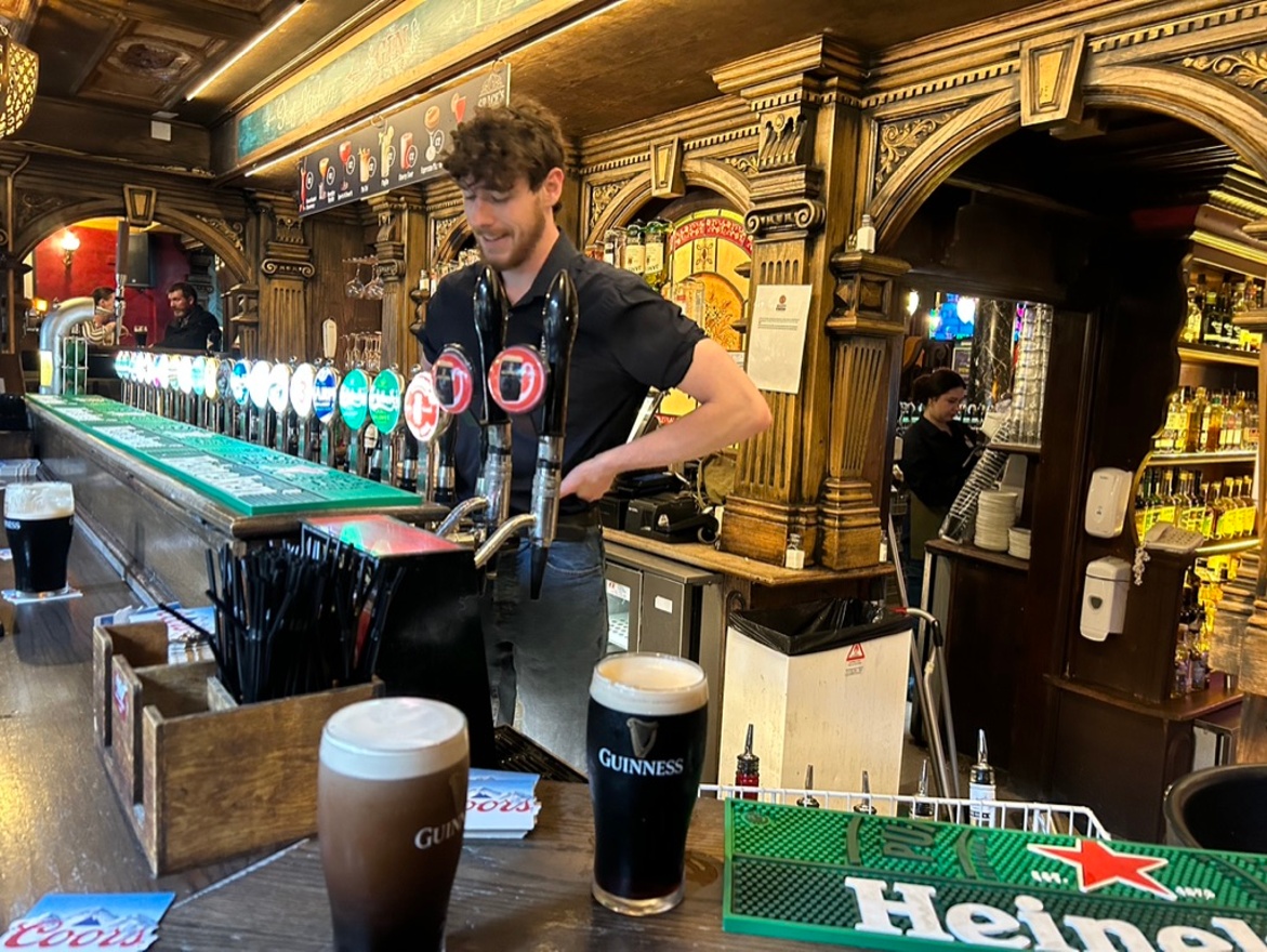Galwin The Skeff bar