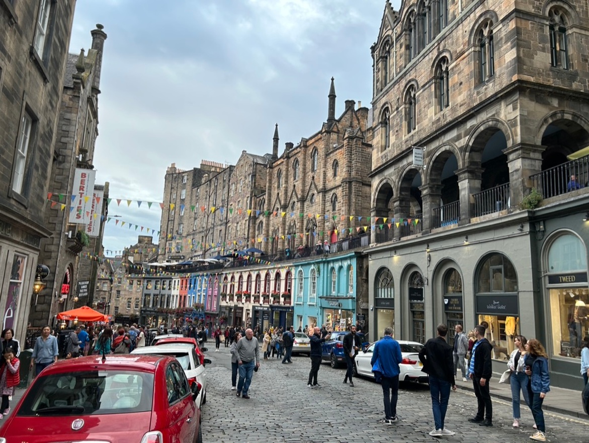 Victoria St