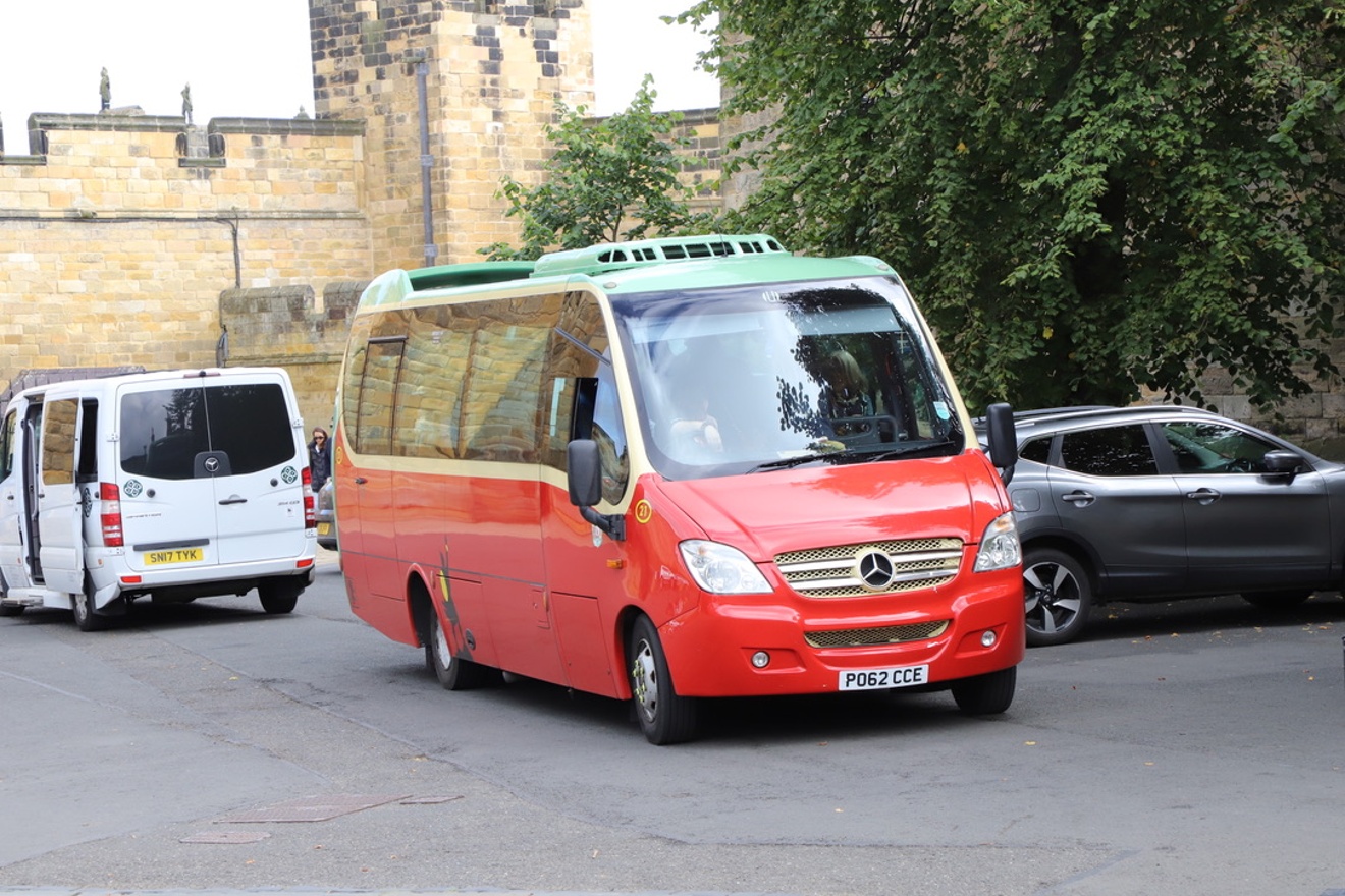 Tour bus from Edinburgh to Alnwick
