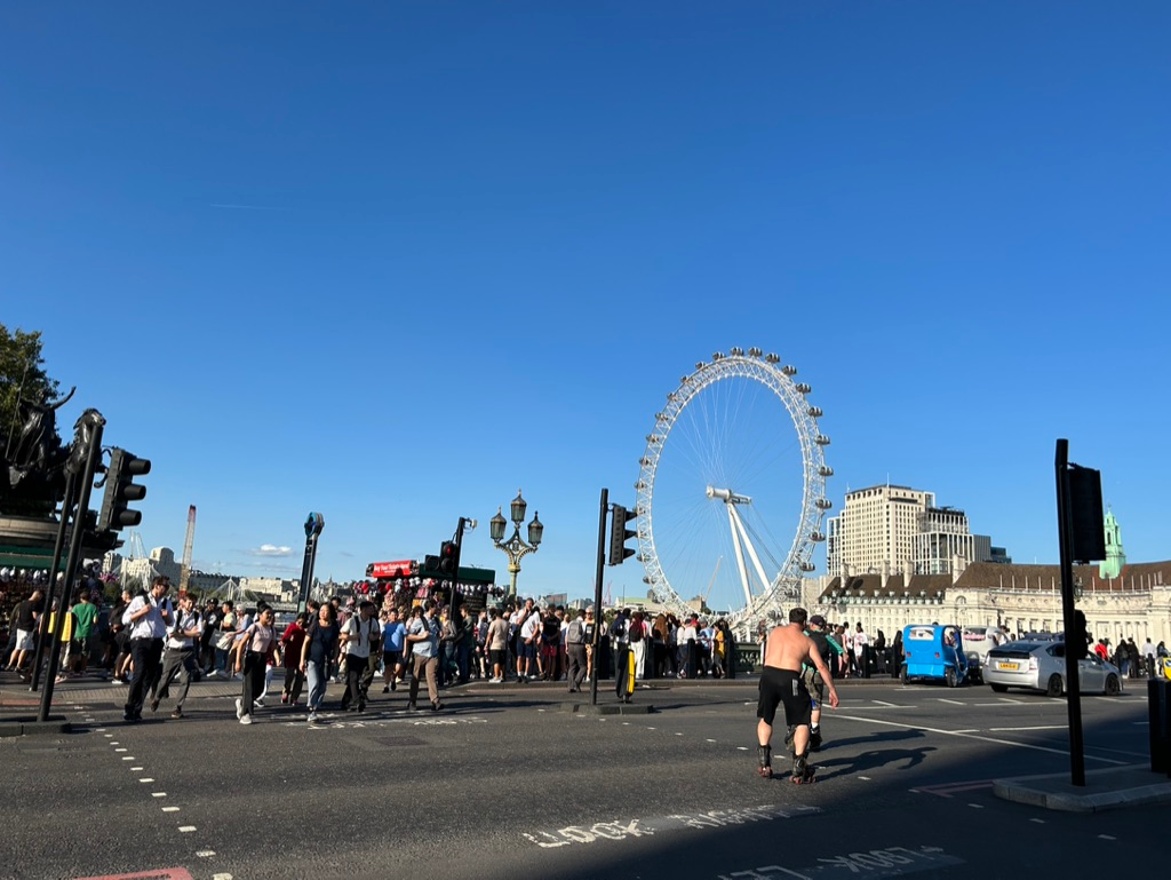 Crossing Westminster bridge