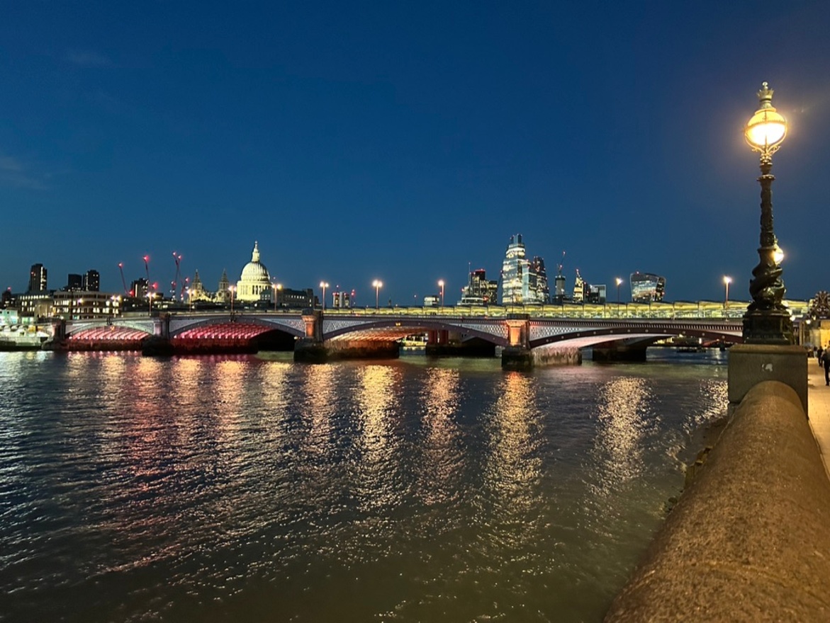 Black Friars bridge at night
