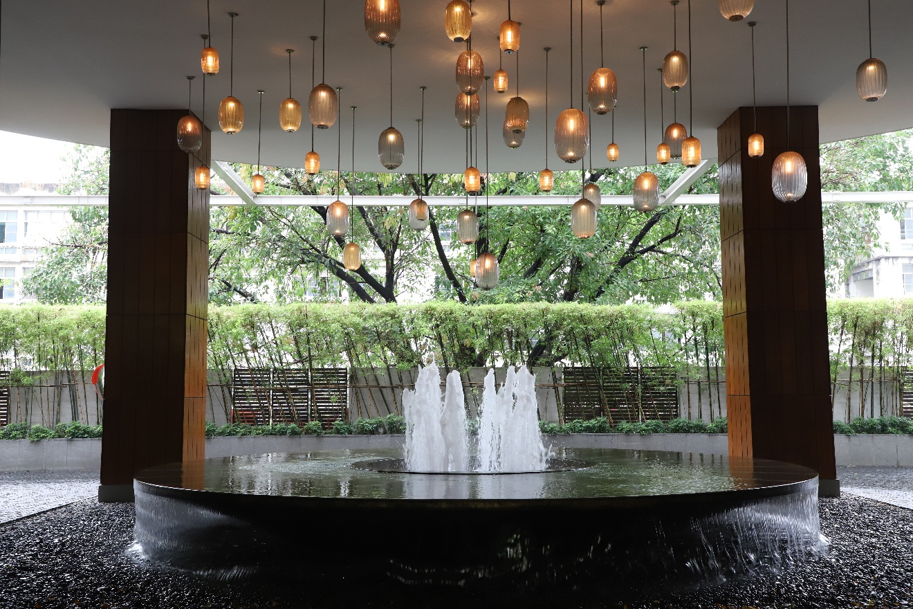 Hilton fountain