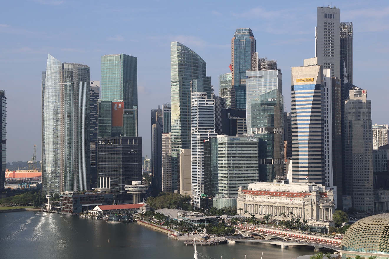 Fullerton Hotel and surroundings