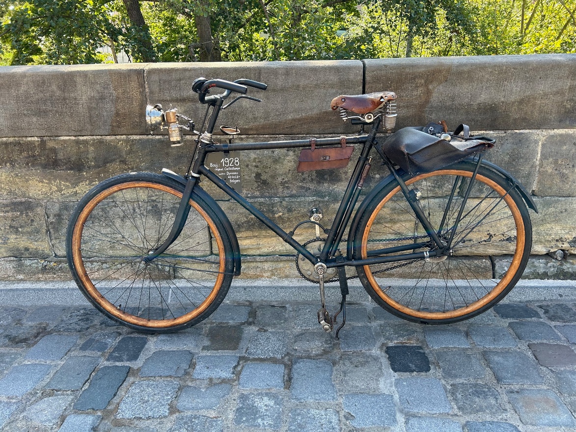 1928