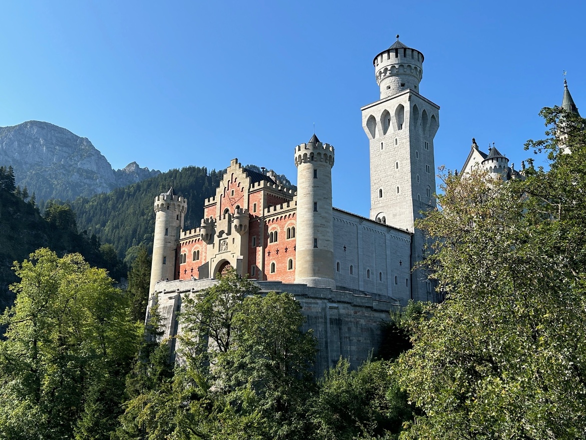 Neuschwanstein enterance