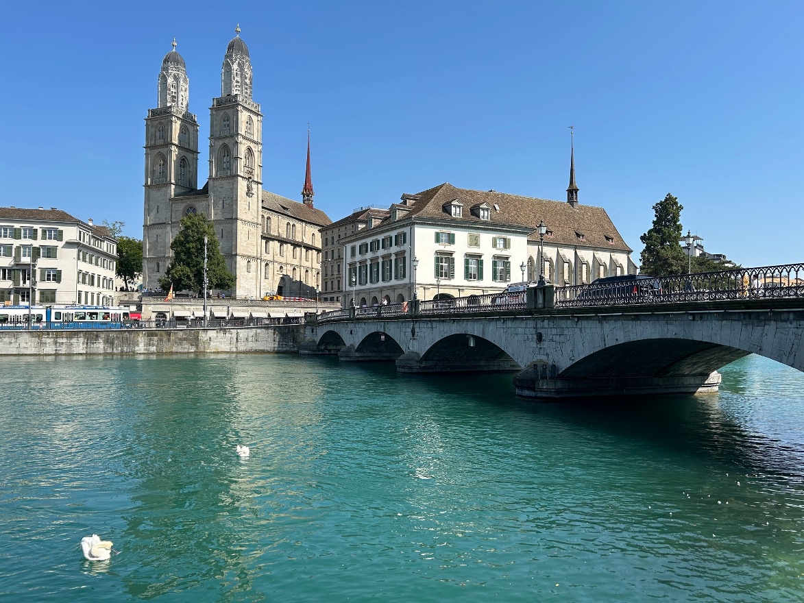 Münsterbrücke and Grossmünster